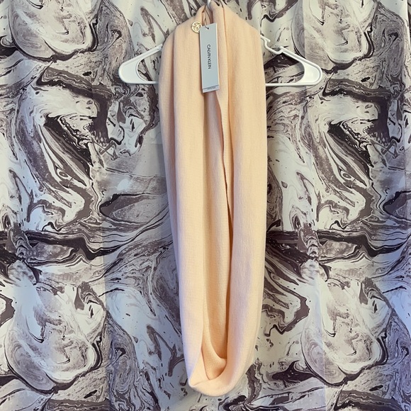 CK Infinity Scarf - Picture 4 of 5